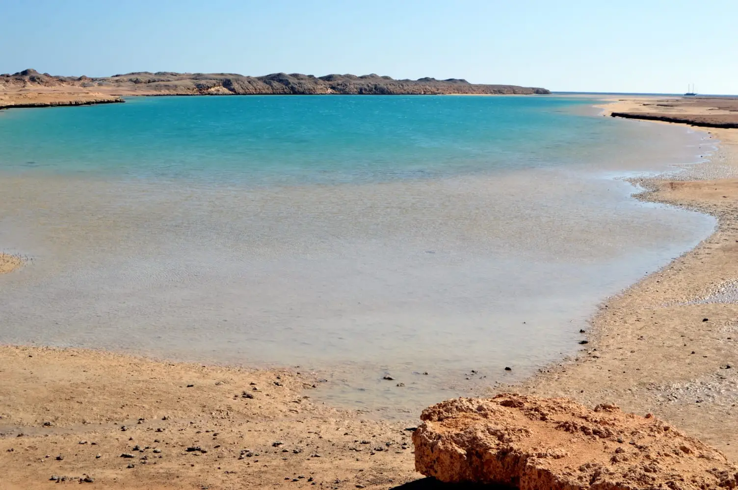 Ras Mohammed Park and Magic Lake by bus